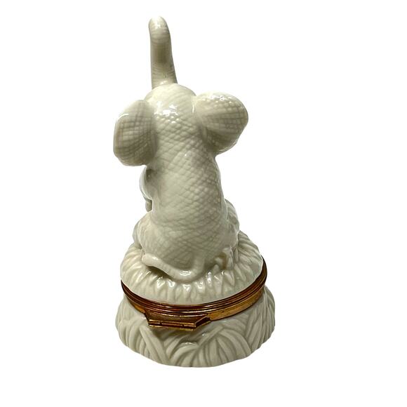 Lenox Treasures "Trunk Full of Wishes" Elephant Trinket Box Baby Elephant Inside - Picture 5 of 7